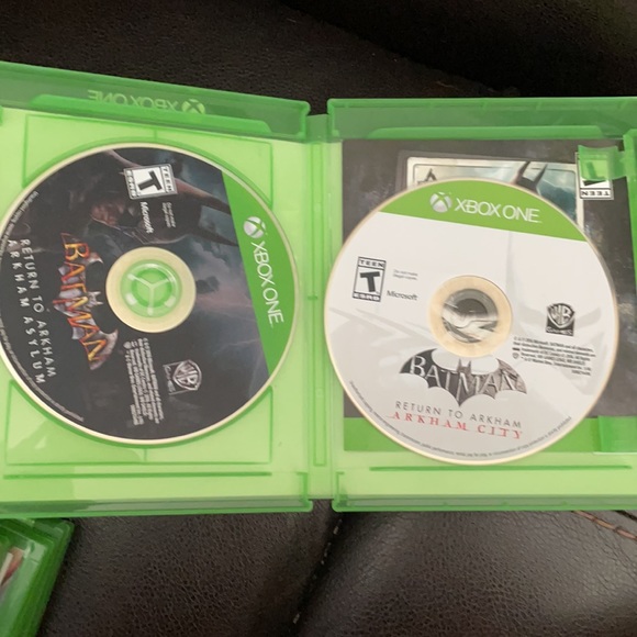 Xbox One Batman Return To Arkham 2 disc game - Picture 3 of 4